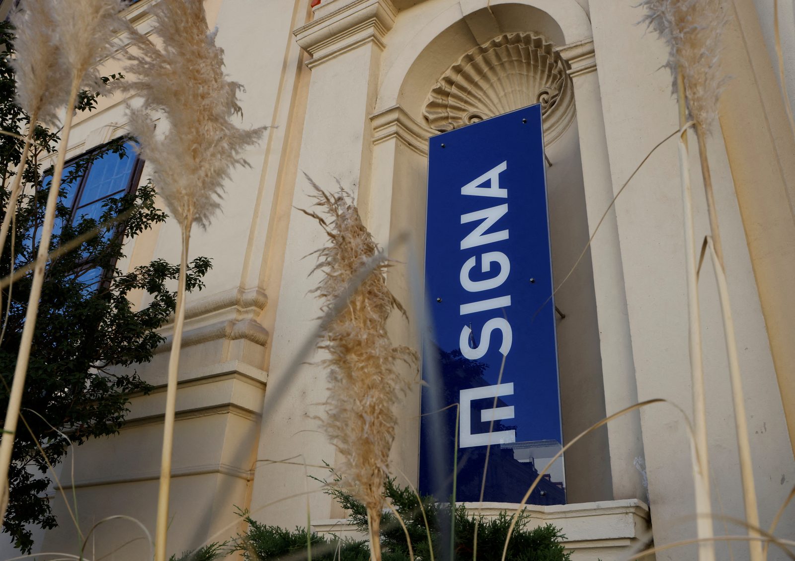 Signa Holding: The Largest Bankruptcy in Austrian History